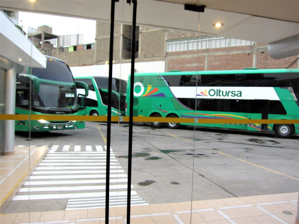 ペルー、高速バス、Oltursa、オルトゥルサ
