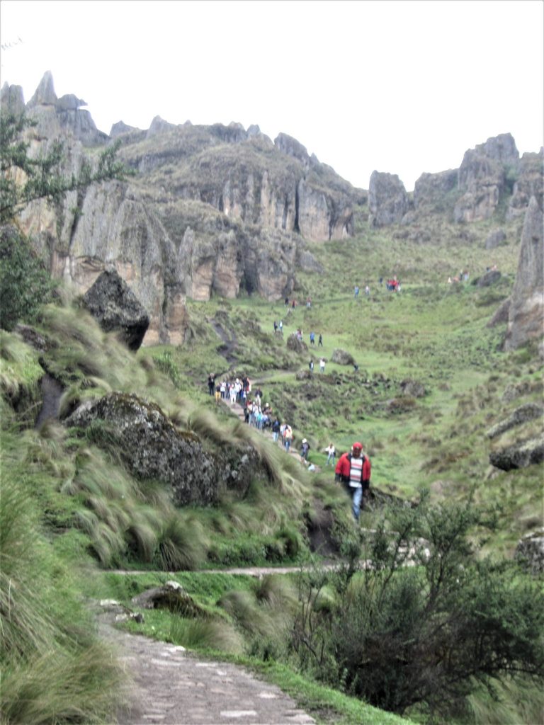 ペルー、カハマルカ、観光スポット、旅行、クンベ・マヨ
