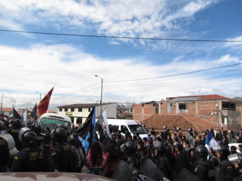 ペルー、クスコ、暴動