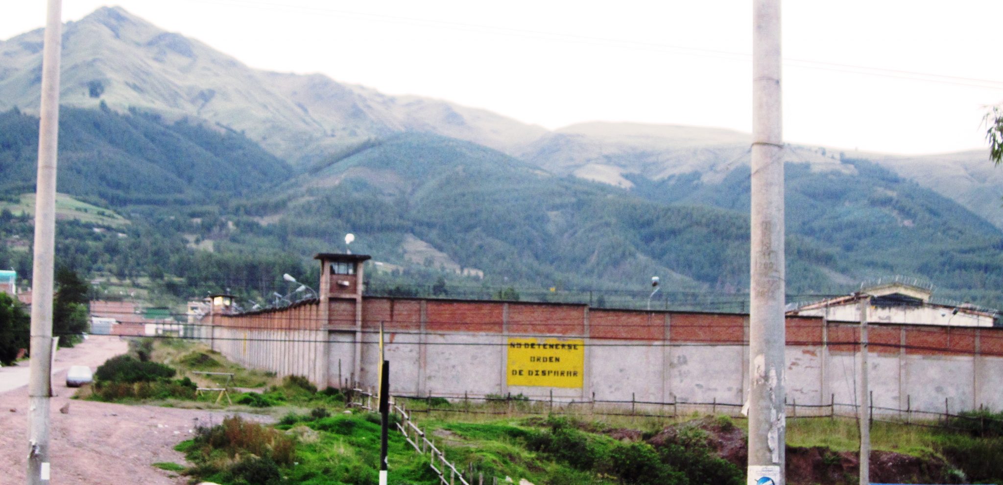 ペルー、刑務所、治安