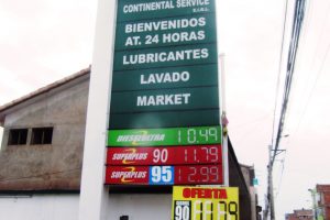 ペルー、海外生活、ガソリン、値段