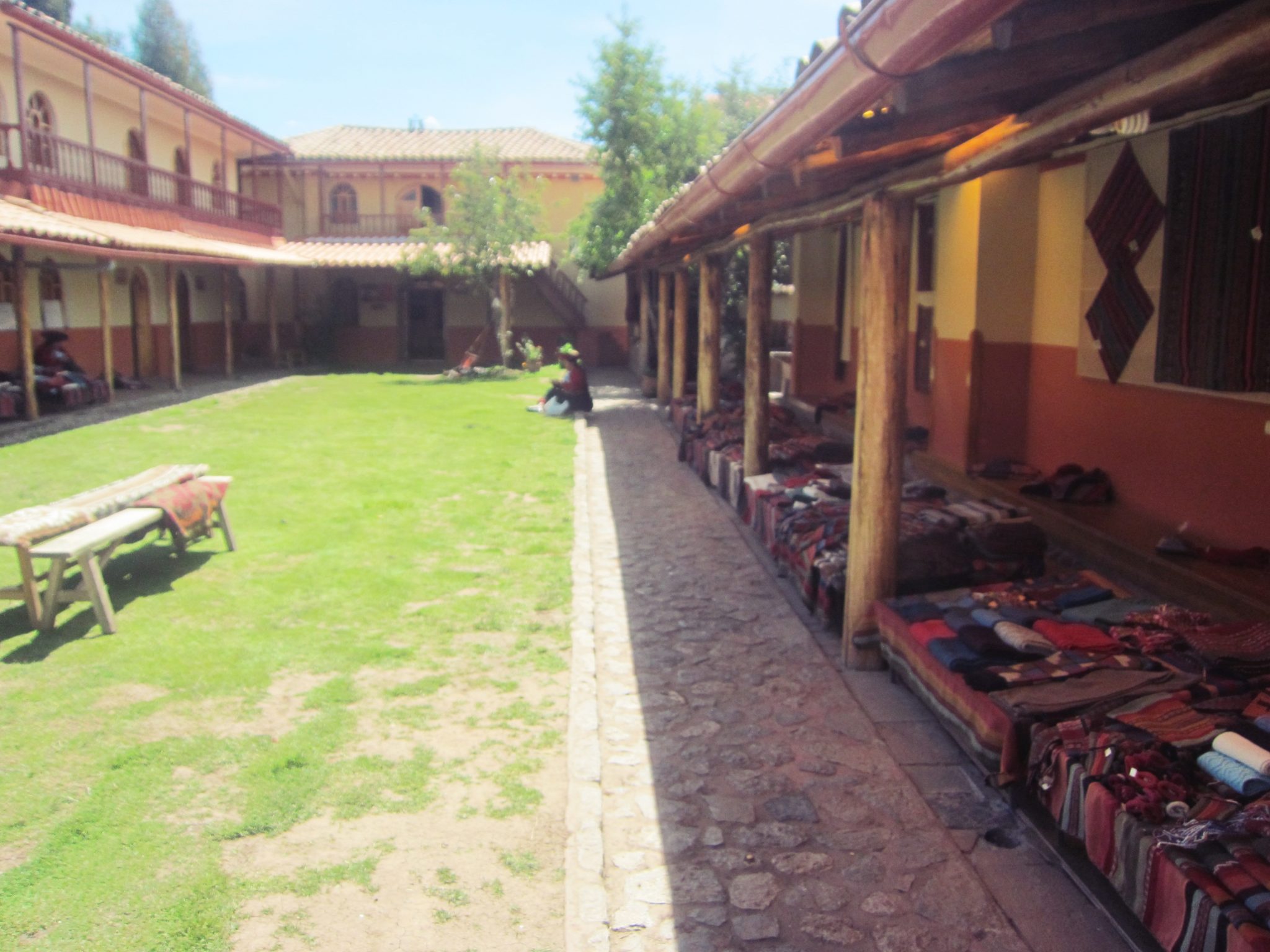 ペルー、クスコ、観光スポット、チンチェーロ、Chinchero、お土産、アンデス、織物
