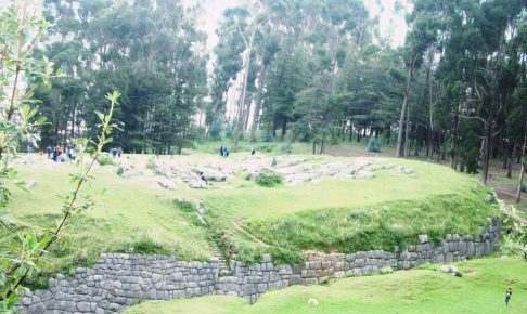 ペルー、クスコ、観光スポット、遺跡、Qenqo Chico、ケンコー・チコ