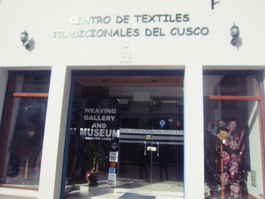 ペルー、クスコ、観光スポット、チンチェーロ、Chinchero、お土産、アンデス、織物