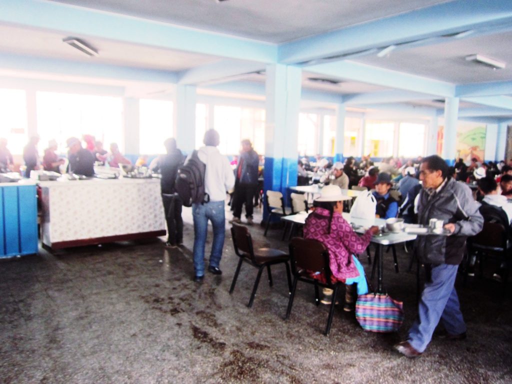 ペルー、クスコ、ペルー料理、大衆食堂